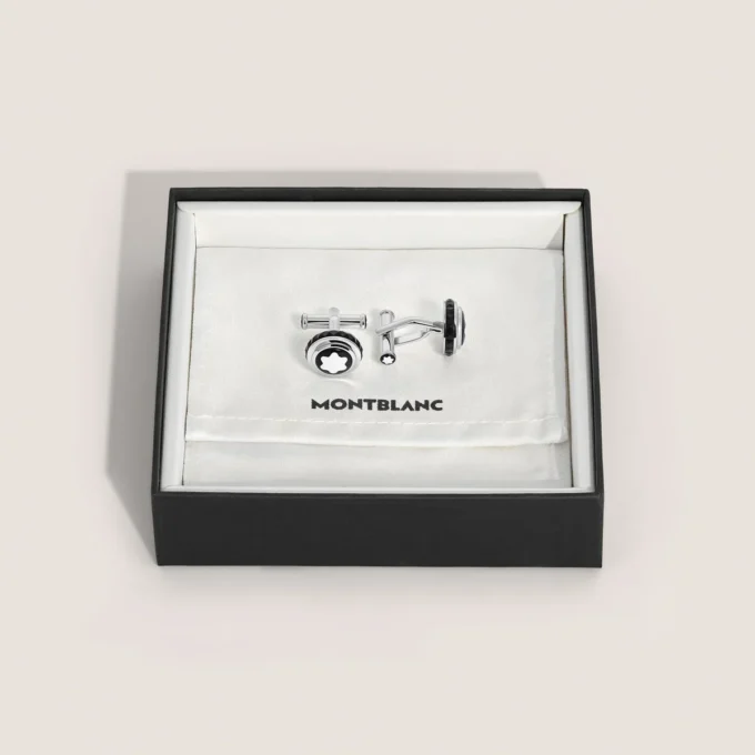 Butoni, Great Characters Omagiu adus reginei