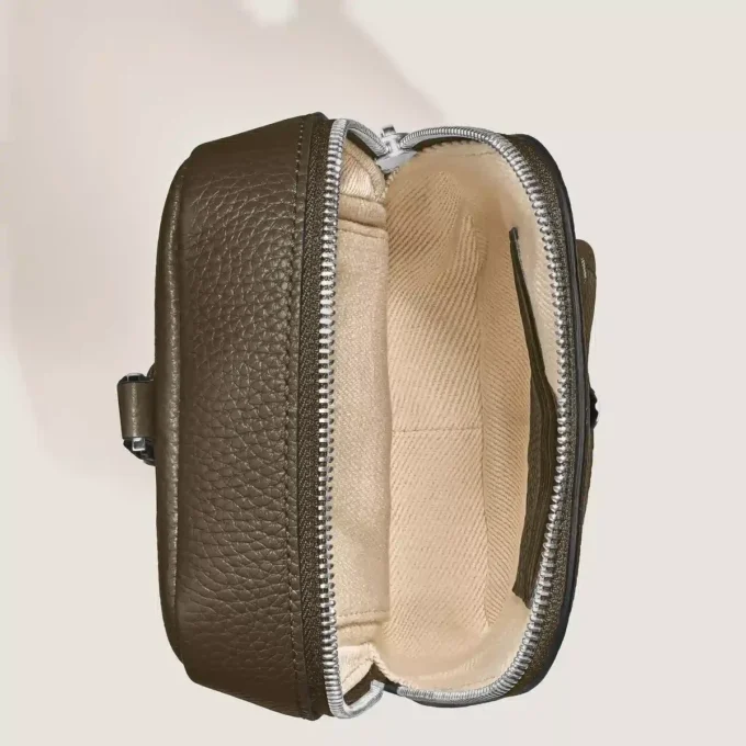 Montblanc Companion pe geantă de corp