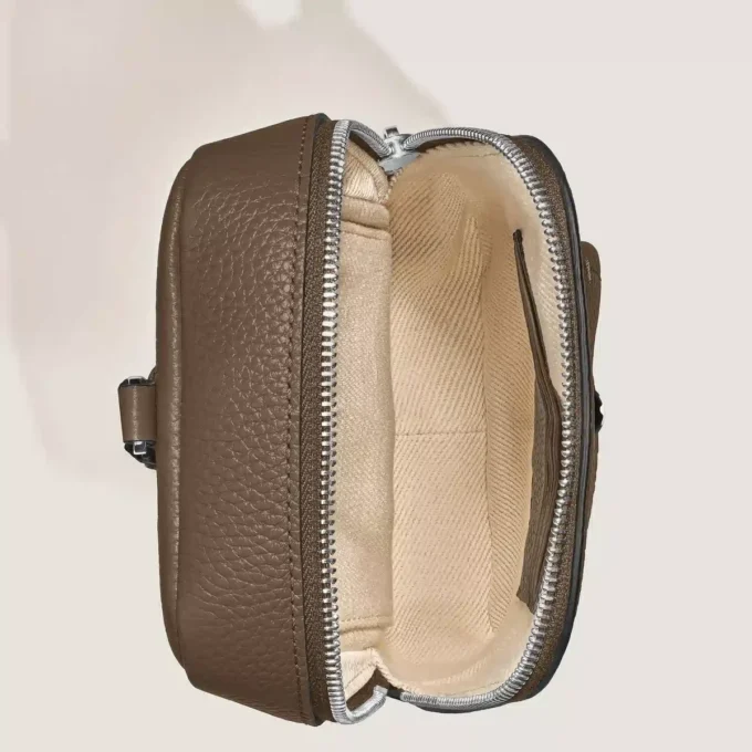 Montblanc Companion pe geantă de corp